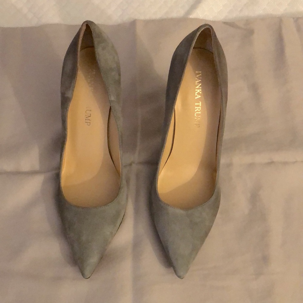 Suede pumps